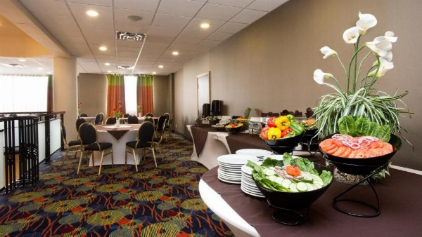 Holiday Inn Hotel & Suites Mississauga image 30